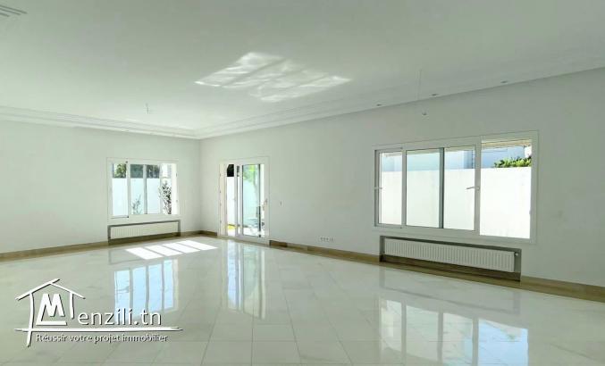 A louer une villa vue mer avec piscine à Gammarth