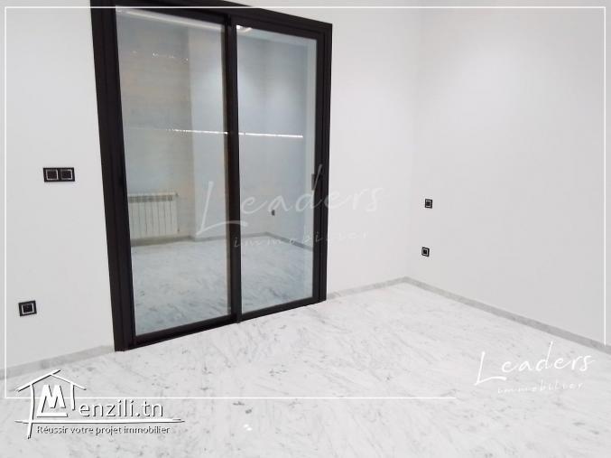À vendre un appartement S+2 situé à LA SOUKRA
