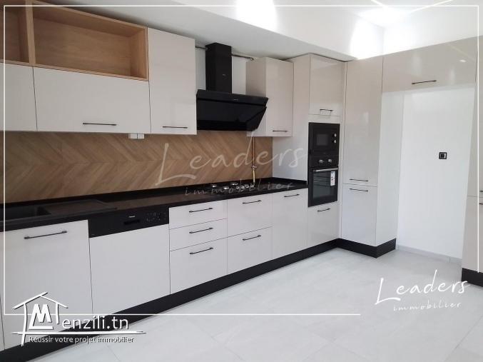 À vendre un appartement S+2 situé à LA SOUKRA