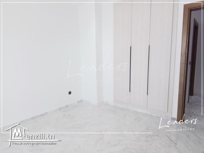 À vendre un appartement S+2 situé à LA SOUKRA