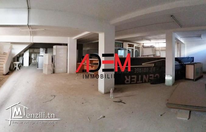 Dépôt de 300m² bien situé à Khzema EST