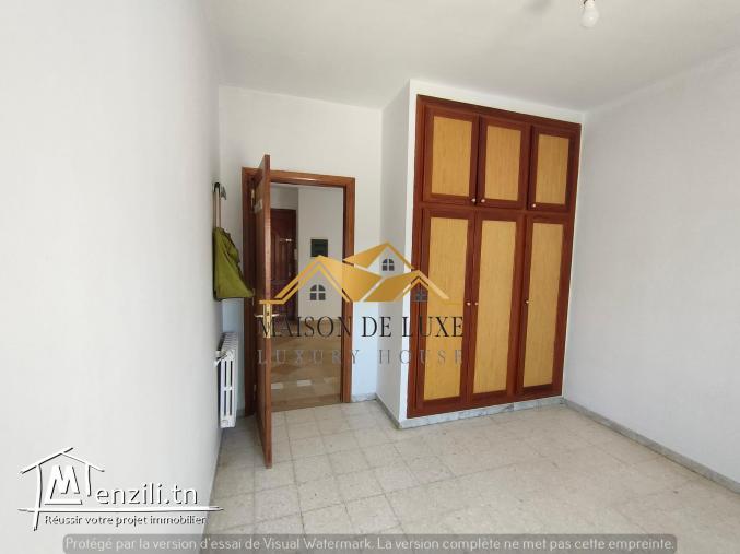 a vendre un S+2 à Ennasr 2