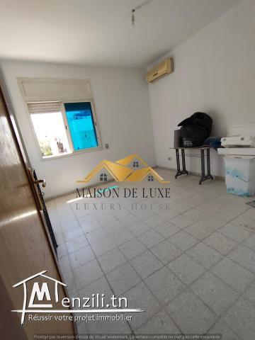 a vendre un S+2 à Ennasr 2