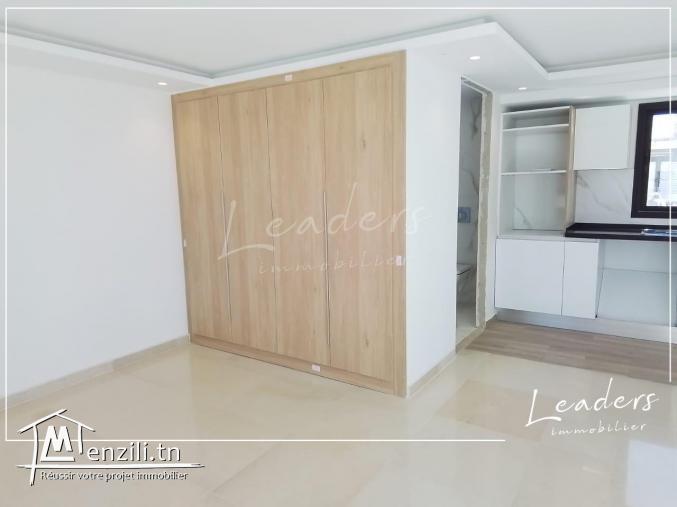 À vendre un appartement S+3 situé à LA MARSA