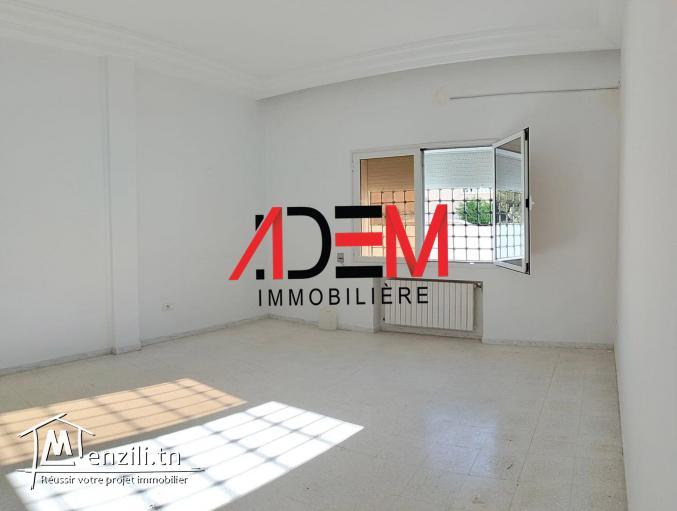 RDC S2 avec place parking et petit jardin