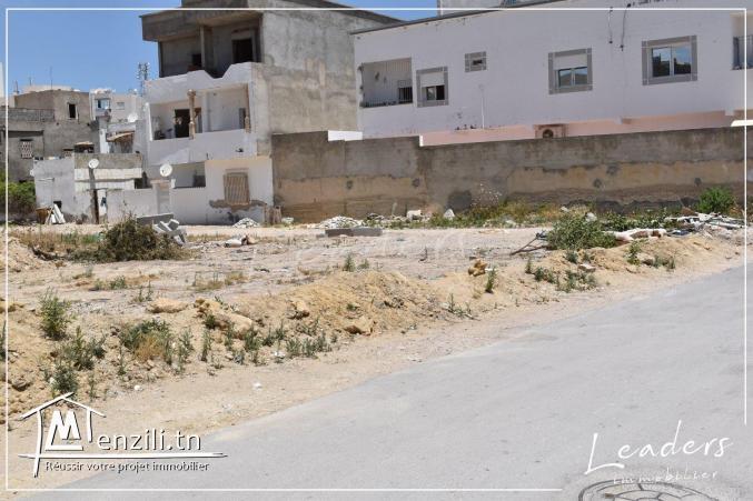 À vendre un terrain constructible situé à AIN ZAGHOUEN