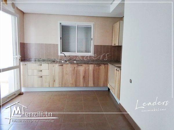 À vendre un appartement S+3 situé à BORJ LOUZIR