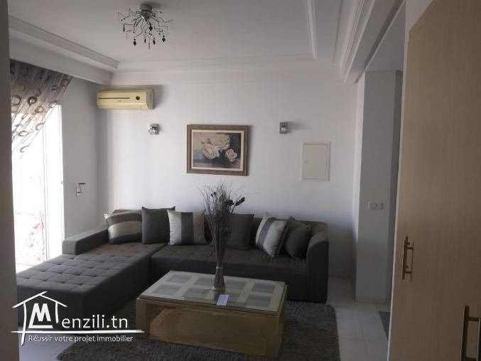 Location d'un magnifique Appartement S+1 (Meublé) avec une vaste terrasse, situé à Khezama Est.