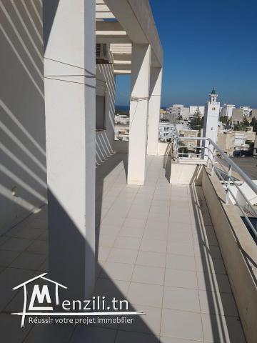Location d'un magnifique Appartement S+1 (Meublé) avec une vaste terrasse, situé à Khezama E...