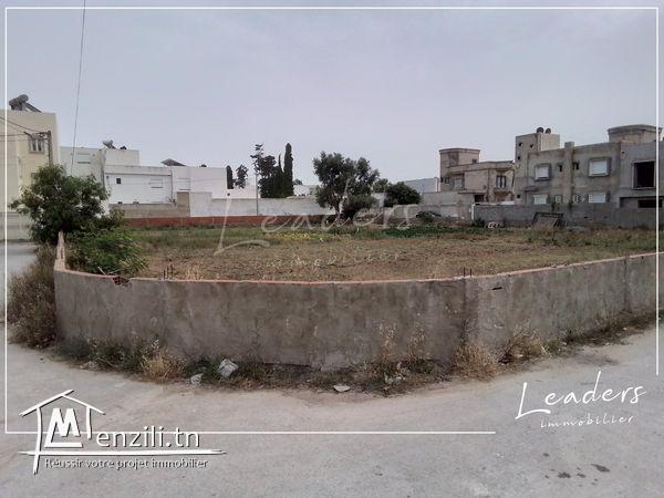 À vendre un terrain constructible situé à RAOUED