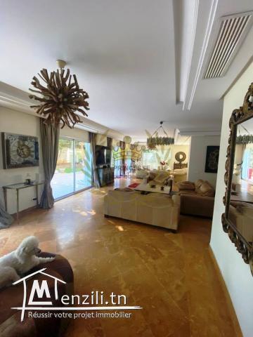 Vente – Somptueuse villa à la Marsa Nassim