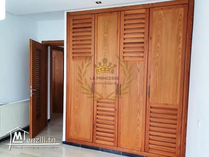 Vente – villa S+4 à la Marsa Nassim