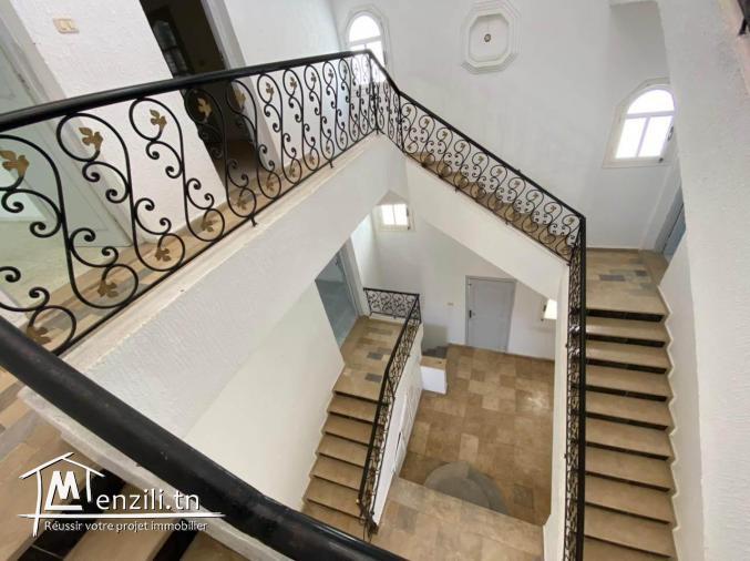 Villa de trois nivaux à Kairouan, Cité Manar