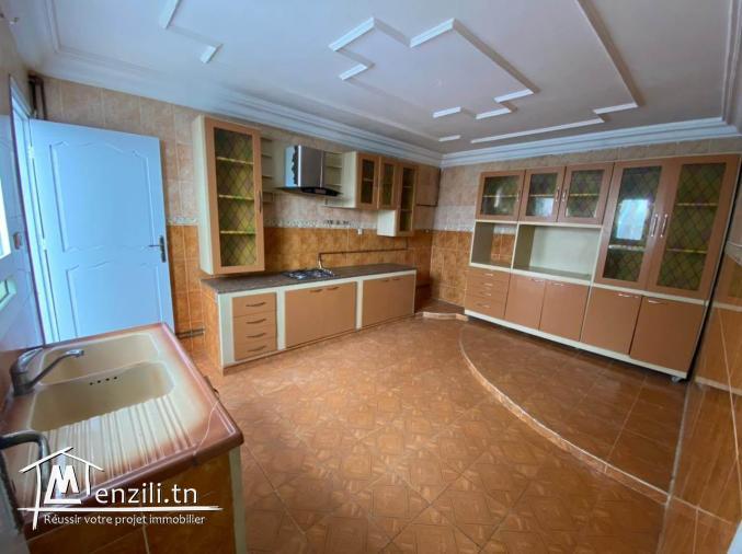 Villa de trois nivaux à Kairouan, Cité Manar