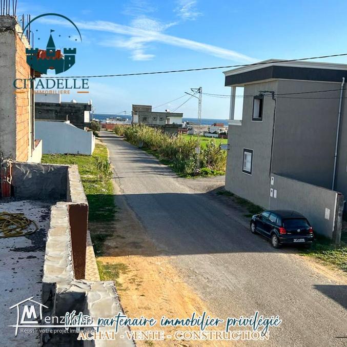 للبيع فيلا على طريق الشاطئ دار علوش