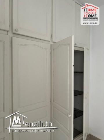 Etage de Villa Iolanda à Louer au Kram