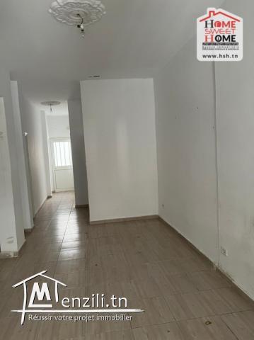 Etage de Villa Iolanda à Louer au Kram