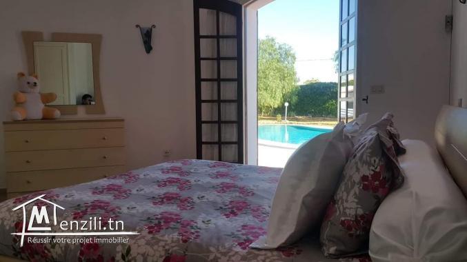 Loue maison de maitre tel 96621141