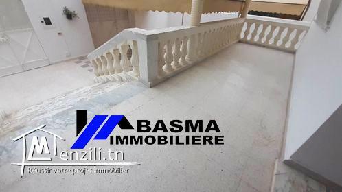 Un rez de chaussée S+3 à louer à Khzema Ouest