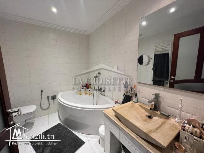 Villa S4 avec piscine a louer  à Gammarth