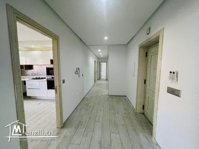 a louer luxueux s+3 menzah 9c