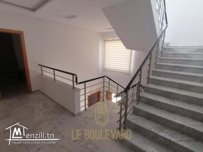A vendre villa duplex à Hammamet Nord