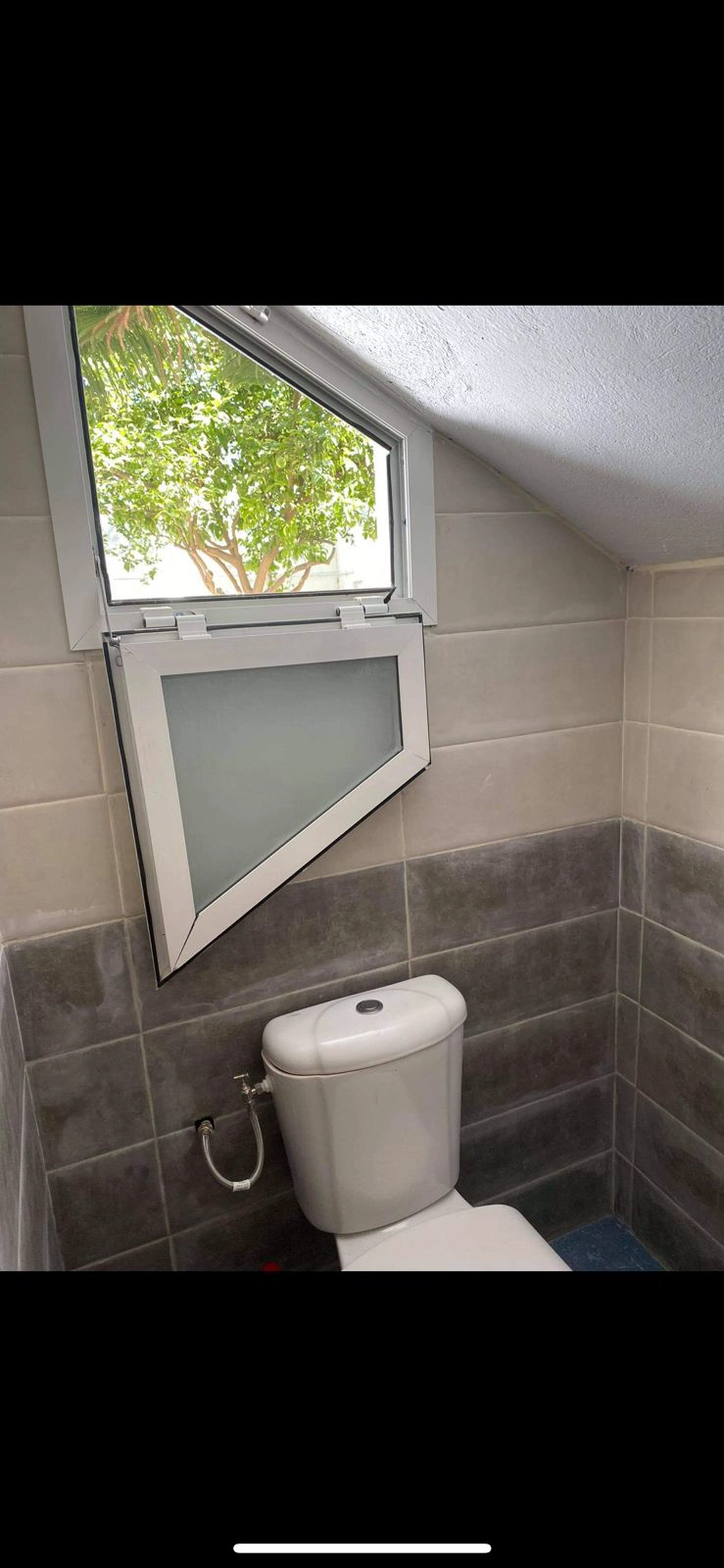 Description A louer studio S+0 + parking de voiture à Jardins d’El Menzah 1