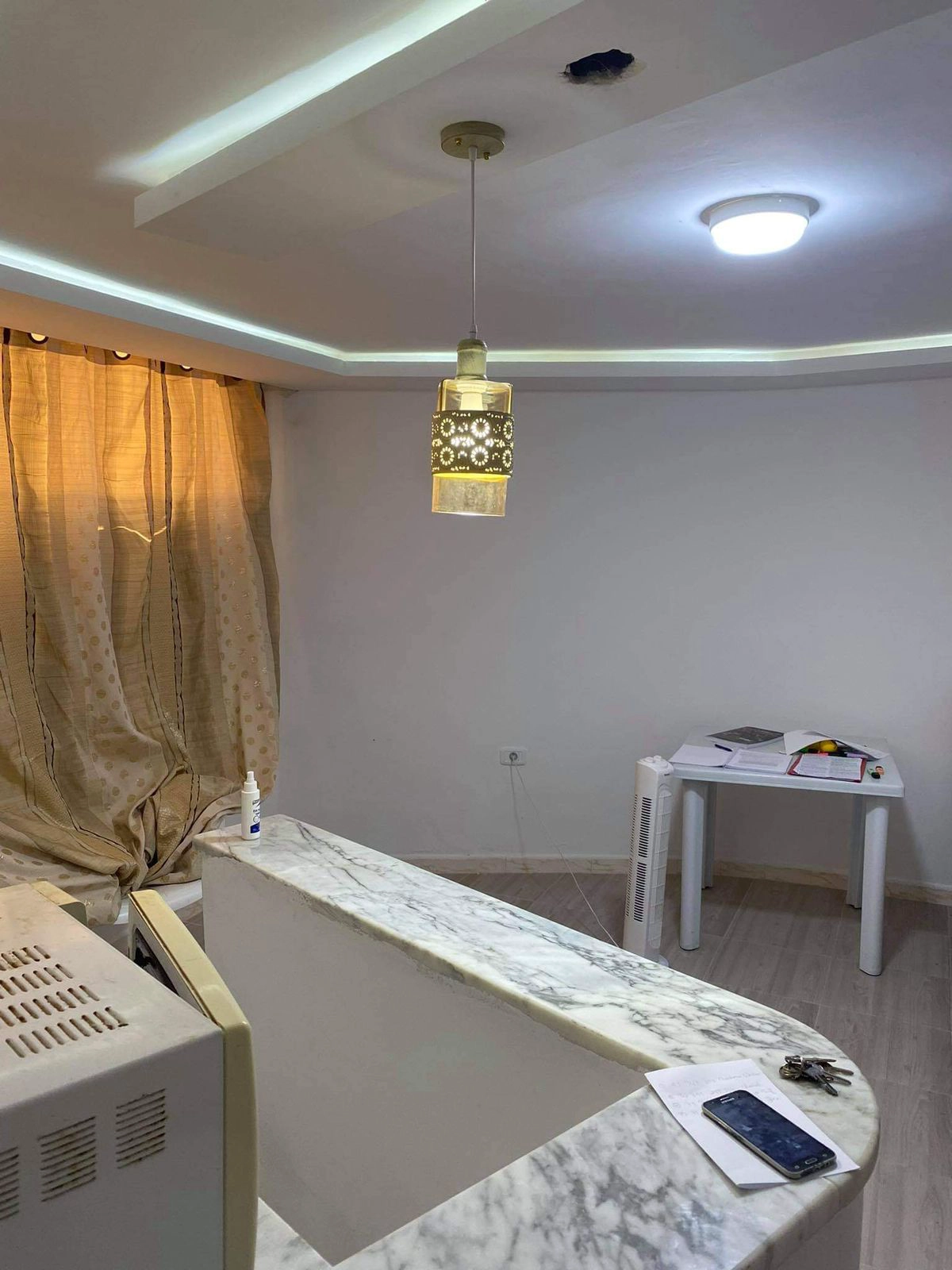 Description A louer studio S+0 + parking de voiture à Jardins d’El Menzah 1