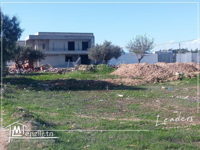 A vendre un Terrain situé à Manaret_Hammamet .