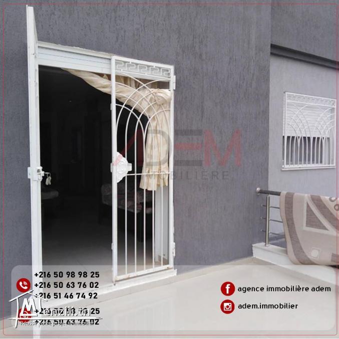 Spacieux étage de villa S3 non meublé à Hamem Sousse