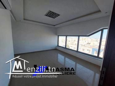 Un bureau A+2 à louer à Menchiya
