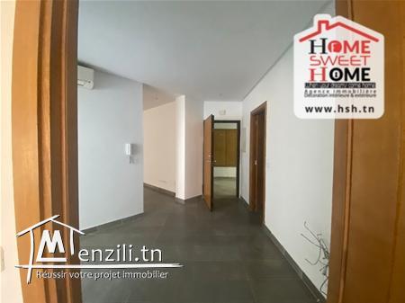 Bureau Louis à Louer aux Berges du Lac 2