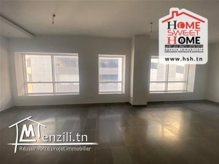 Bureau Louis à Louer aux Berges du Lac 2