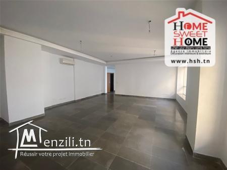 Bureau Louis à Louer aux Berges du Lac 2