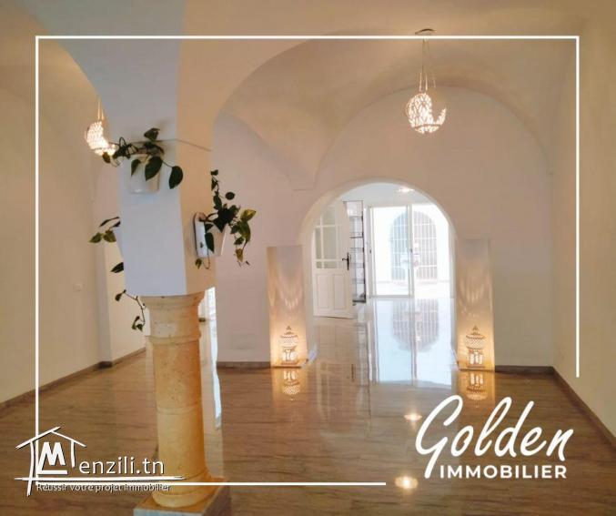 Villa s+4 de style arabesque sur deux niveaux avec piscine