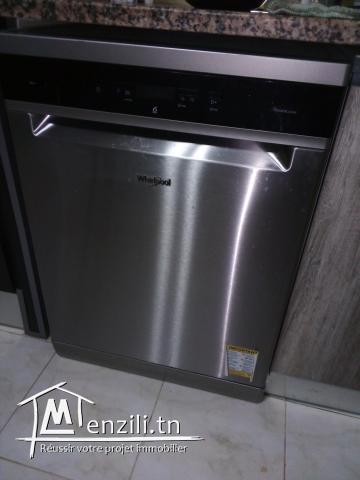 Bel étage de villa neuf 3 pieces Salon coté résidence El Ez rades meliene