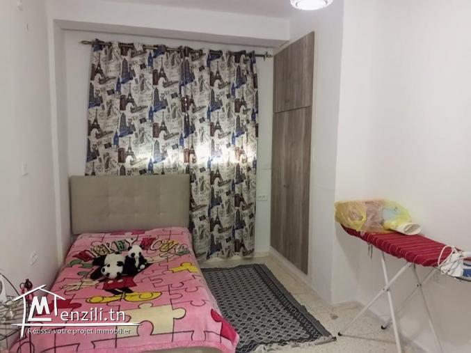 Bel étage de villa neuf 3 pieces Salon coté résidence El Ez rades meliene