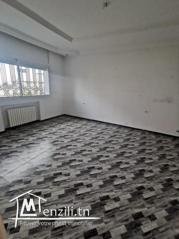 étage de villa a louer cité el fawez
