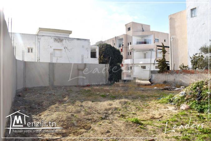 A_VENDRE un Terrain à Soukra Rue du Parc