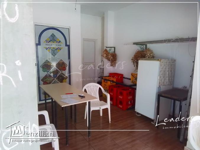 A_VENDRE un fond de commerce  à La Marsa dans une zone d'activité