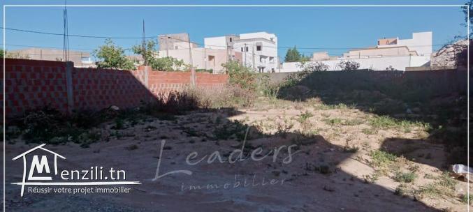 A_VENDRE un Beau terrain clôturé  à la Marsa