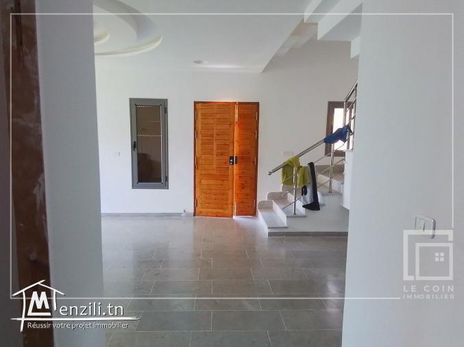 A vendre une #villa S+4 avec jardin