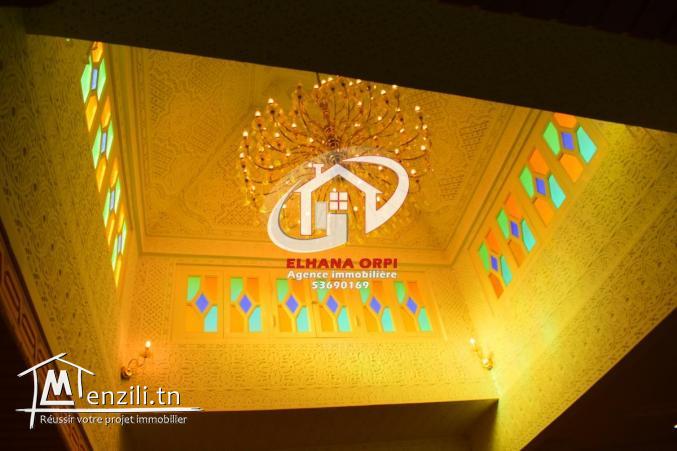 maison +2 locaux commerciaux à vendre à hiboune