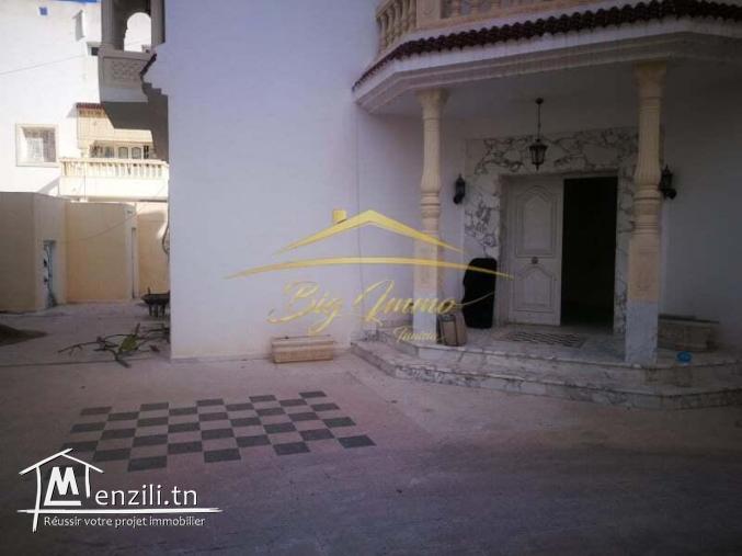 Spacieux RDC Avec grand jardin à khzema ouest