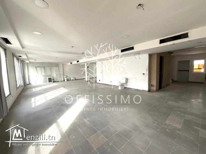 NOUVELLE OPPORTUNITÉ : IMMEUBLE LUMINEUX ET SPACIEUX À LOUER EN PLEIN CENTRE-VILLE DE TUNIS