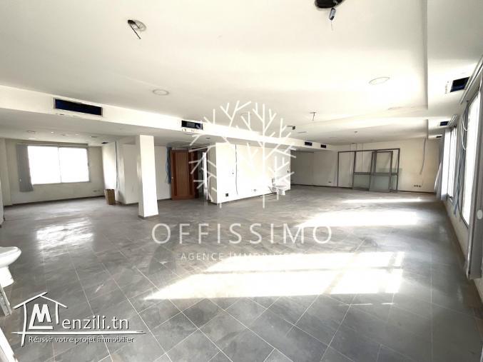 NOUVELLE OPPORTUNITÉ : IMMEUBLE LUMINEUX ET SPACIEUX À LOUER EN PLEIN CENTRE-VILLE DE TUNIS
