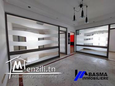 Un bureau A3 louer à Corniche