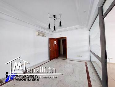 Un bureau A3 louer à Corniche