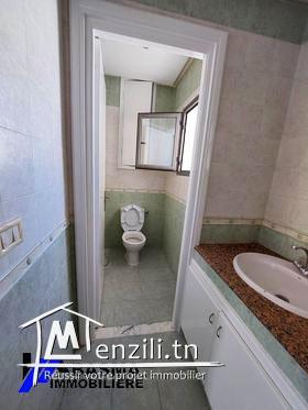 Un bureau A3 louer à Corniche