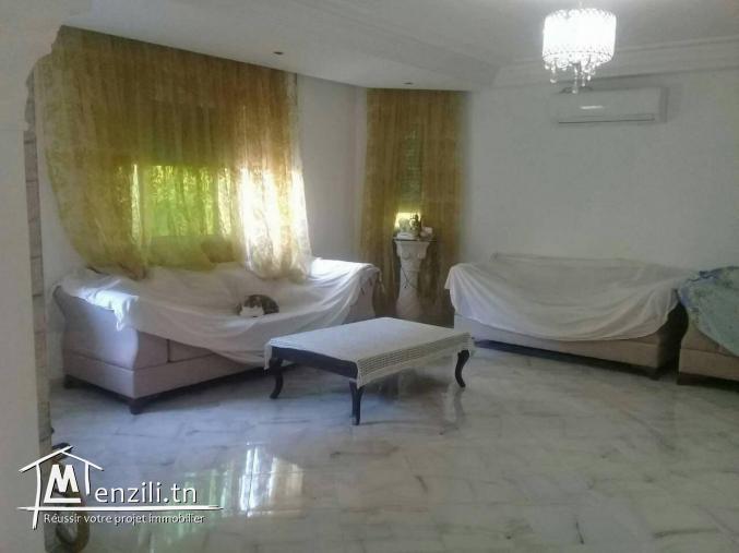 TRES BELLE VILLA MOUROUJ 3  (en face du marché de gros Tunis)